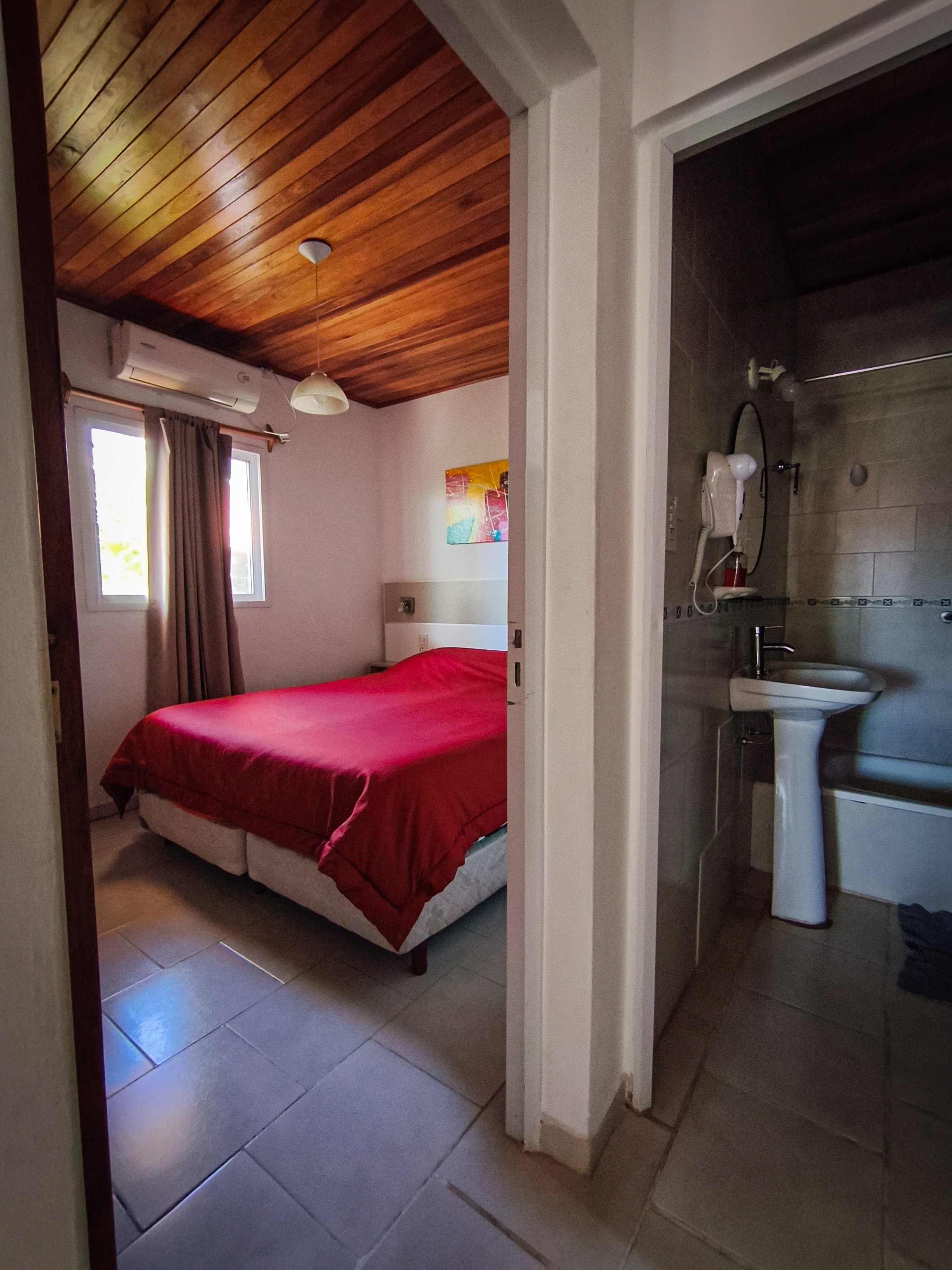 Vista exterior de bungalows - Colibrí EcoLodge Chajarí